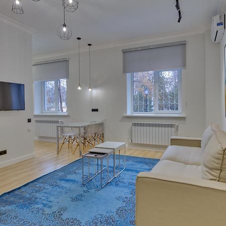 Opera Apartments Almaty Quarto foto