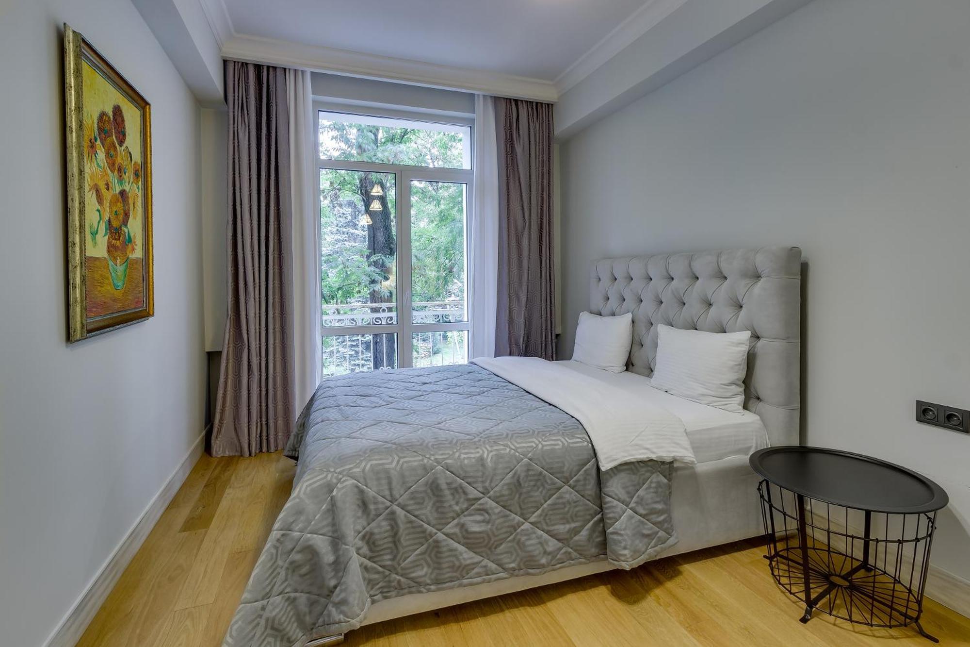 Opera Apartments Almaty Quarto foto